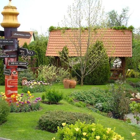 Csakvar Publo Etterem Es Panzio B&B 외부 사진